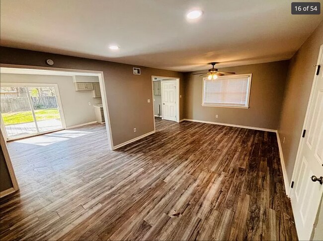Building Photo - 39206 3 Bed 2 Bath Completely Remodeled