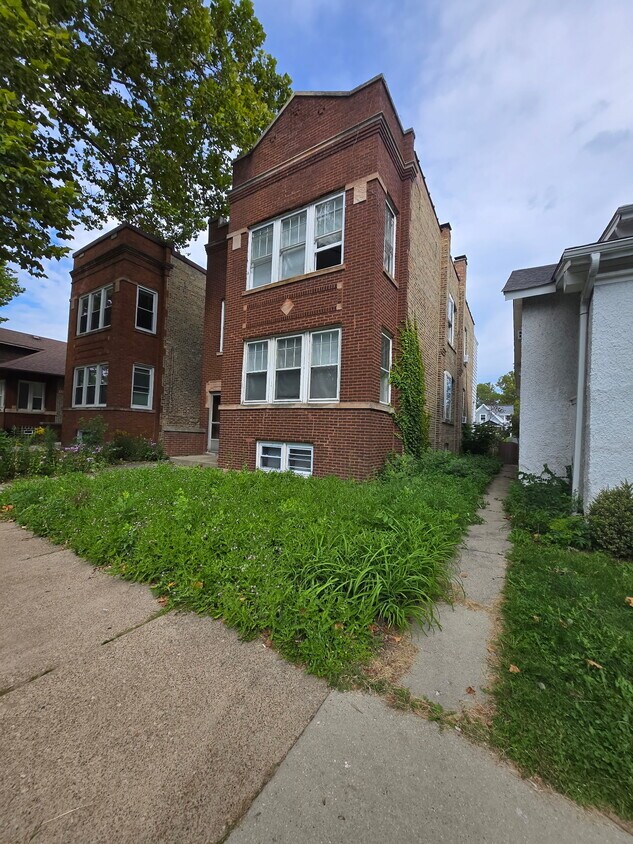 Foto principal - 5311 N Kimball Ave