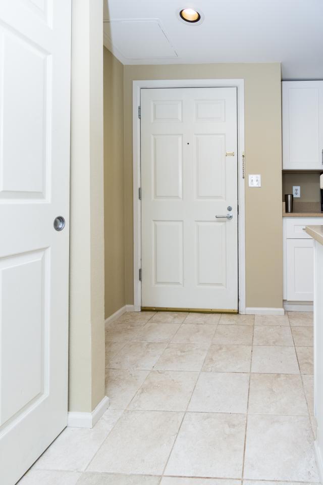 Building Photo - 2 bedroom in Seattle WA 98121