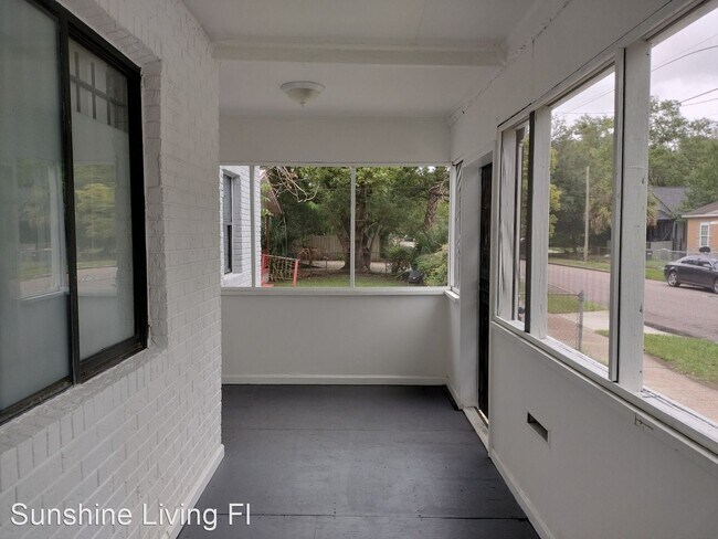 Building Photo - 3 br, 2 bath House - 1695 W 2nd Street