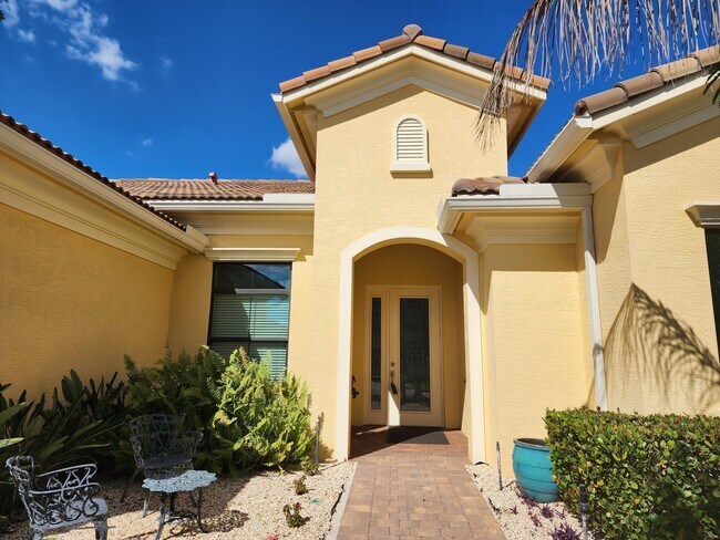 Building Photo - 2095 NW Diamond Creek Way