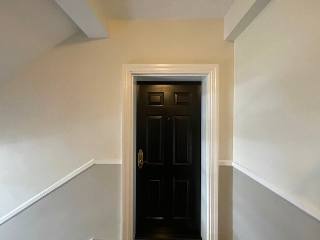 Foto del edificio - 504 Bashford Ln