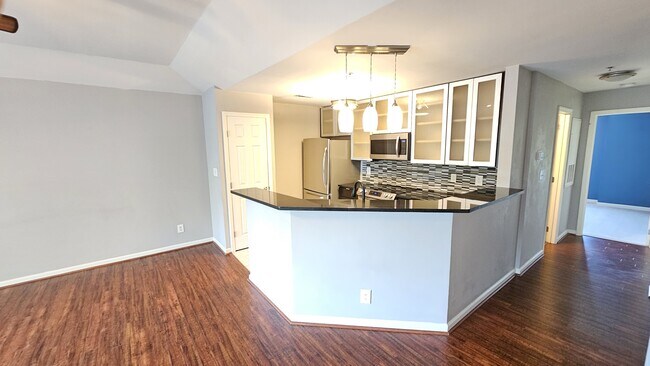 Foto del edificio - 517 N Graham St