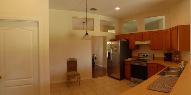 Building Photo - Beautiful 3/2 with open floor plan