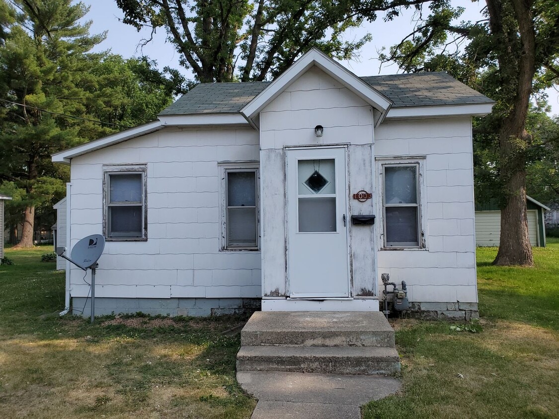 Primary Photo - 2 bedroom 1 bath house