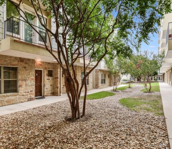 Foto del edificio - 1115 Kinney Ave
