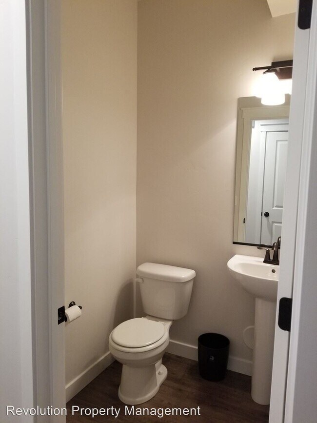 Foto del edificio - 1547 E Primrose Ln