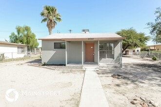 Building Photo - 4325 S 15th Ave