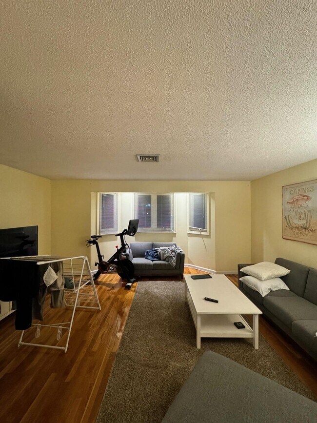 Foto del edificio - 620 Boston Ave