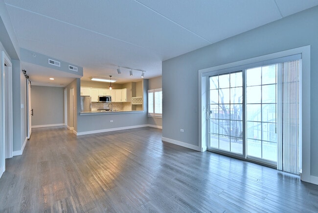 Foto del edificio - 210 N Addison Ave