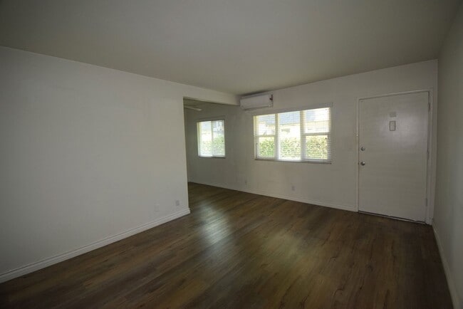Building Photo - 11054 Otsego St