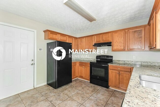 Building Photo - 3 Bedroom Pet-Friendly Home in Covington, GA with Main Street Renewal