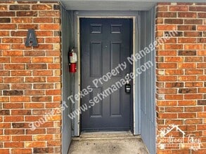 Building Photo - 782 Pinchback Rd