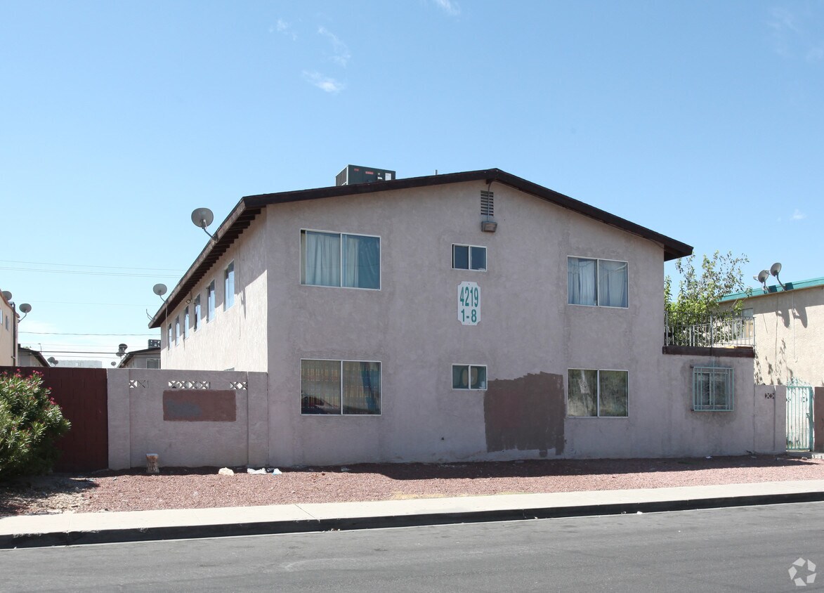 Building Photo - 4219 Silver Dollar Ave