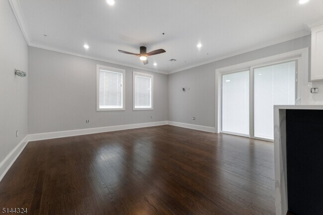 Foto del edificio - 109 E 7th St