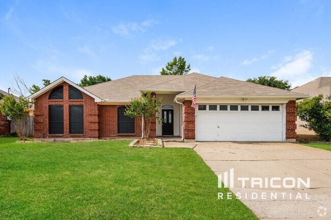 Building Photo - 810 Fondren Dr