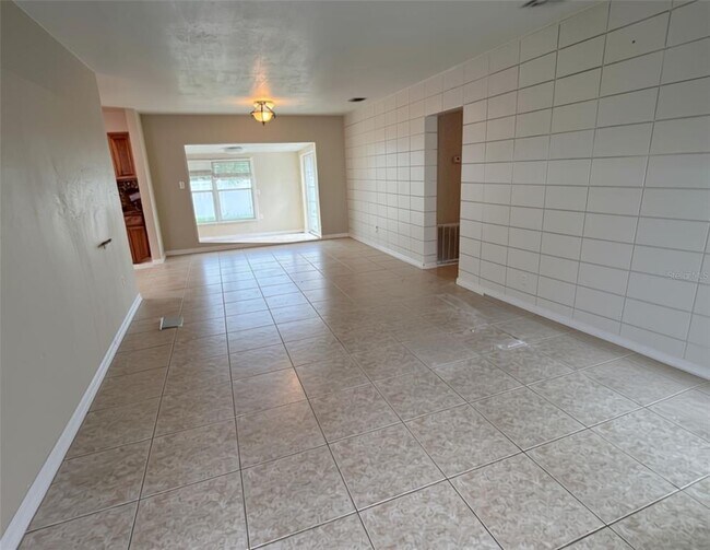 Foto del edificio - 1640 N Orange Ave