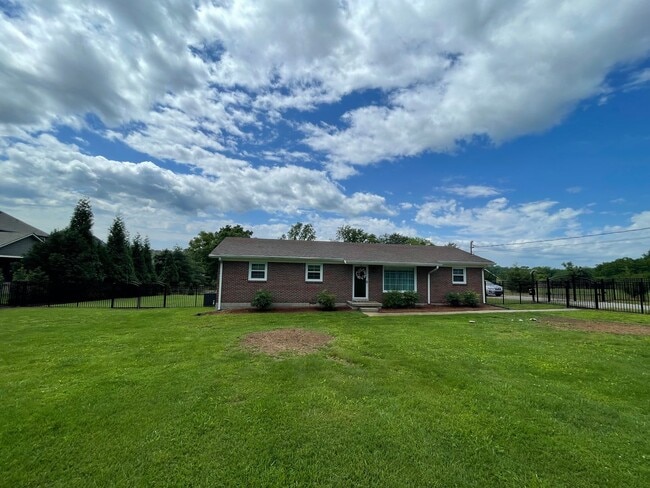 Building Photo - 172 Chester Stevens Rd