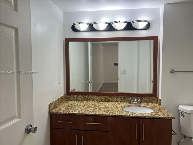 Foto del edificio - 215 SW 117th Terrace