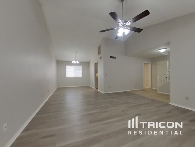 Foto del edificio - 13352 N 77th Ave