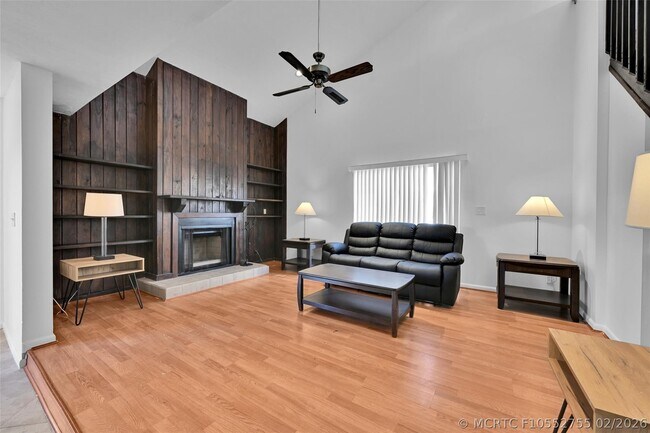 Foto del edificio - 4011 Coral Springs Dr