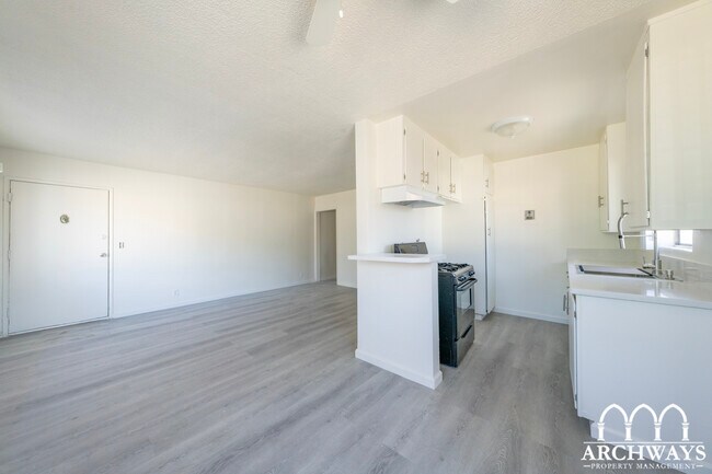 Building Photo - 6449 Troost Ave