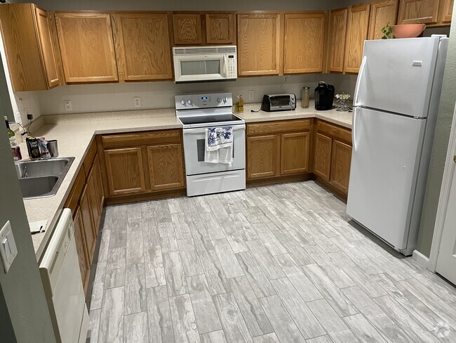 Building Photo - 136 Joyelle Cir