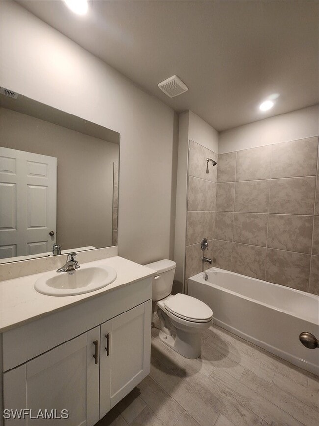 Foto del edificio - 3635 Rollingwater Wy