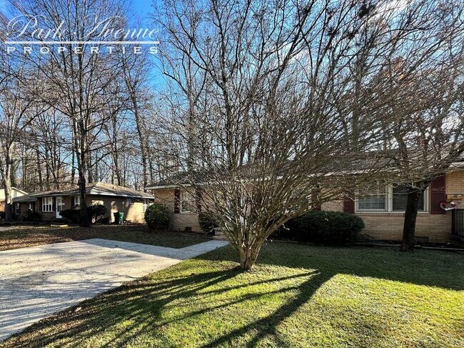 Foto del edificio - 4701 Highlake Dr
