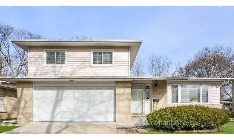1035 Iowa St  