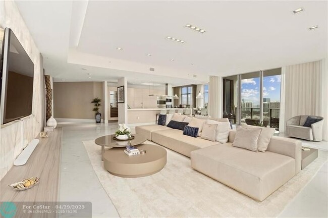 Building Photo - 17301 Biscayne Blvd