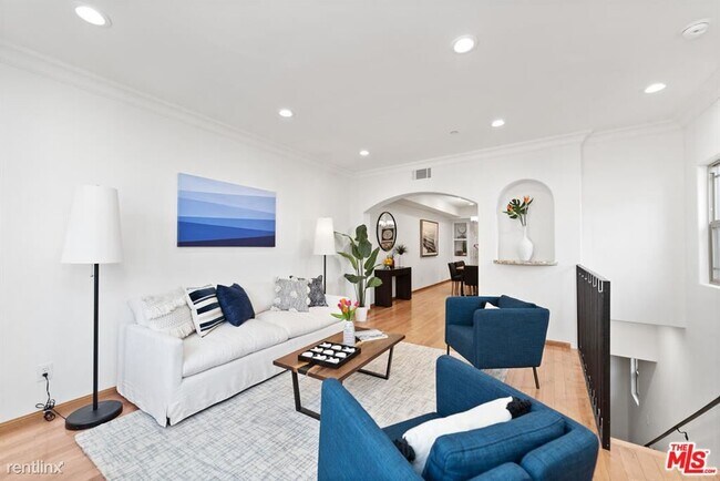 Foto del edificio - 4 br, 4 bath House - 824 N McCadden Pl