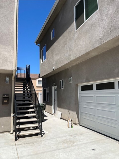 Foto del edificio - 4853 Grace Ave