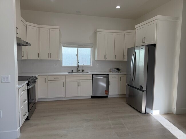 Foto del edificio - 15927 Ward St