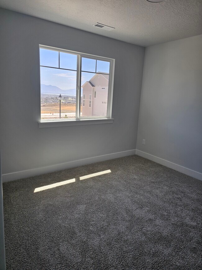 Foto del edificio - 2843 Blue Dawn Ln