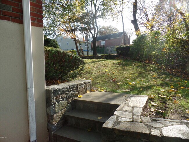 Building Photo - 74 Byram Terrace Dr