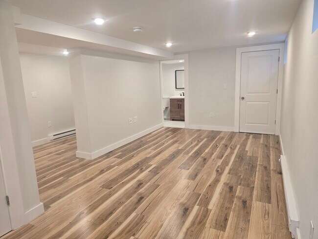 Foto del edificio - 81 Bailey Rd