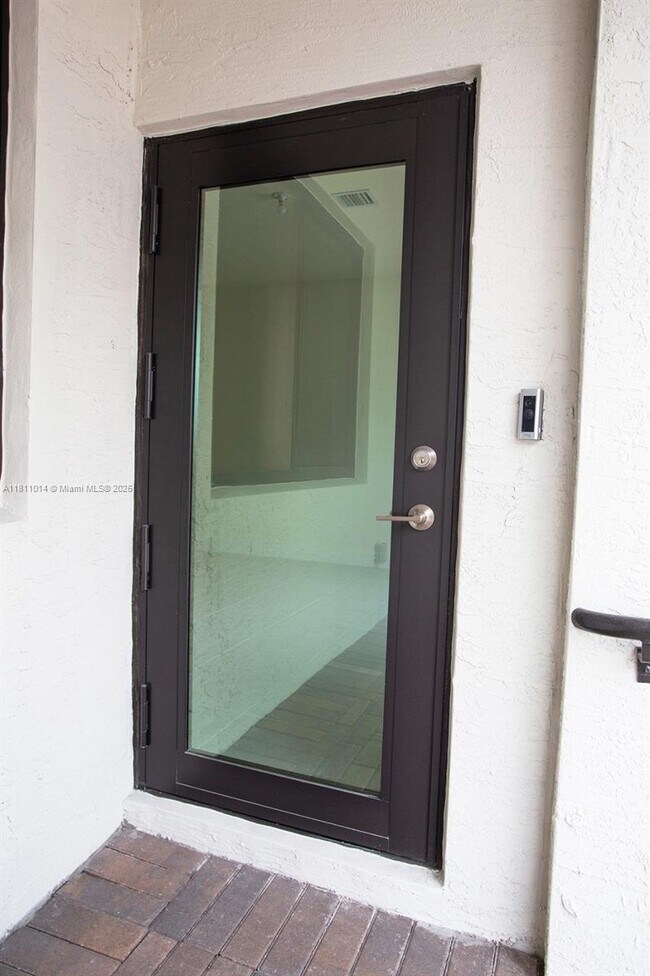 Foto del edificio - 8167 NW 41st St