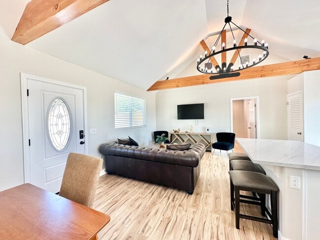Foto del edificio - 9431 W Lilac Rd