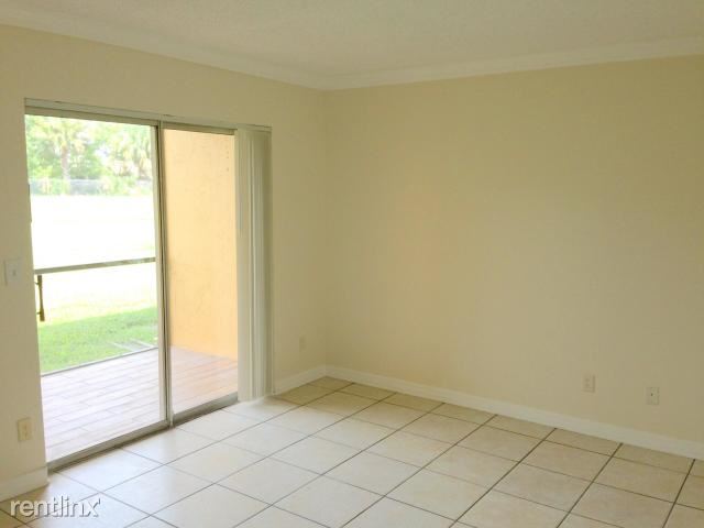 Building Photo - 1515 Meadows Cir W