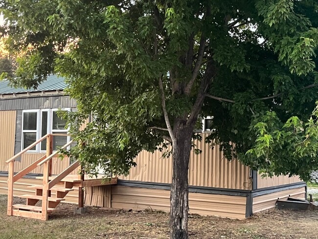 Building Photo - 1130 MT-135