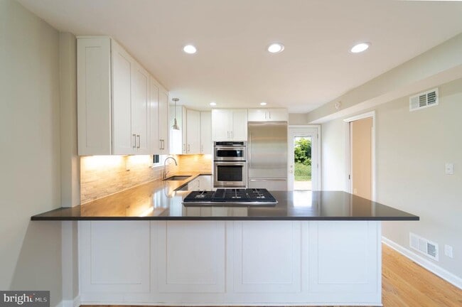 Foto del edificio - 610 Valley Brook Dr