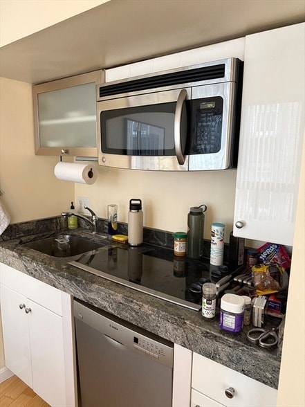 Photo - 12 Stoneholm Street Unit 422