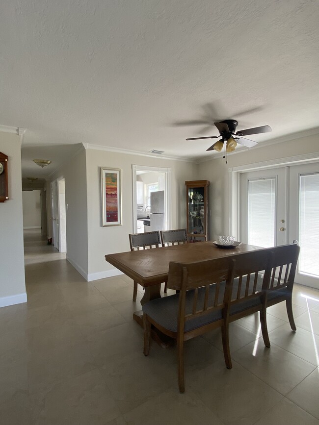Foto del edificio - 1814 Bayou Grande Blvd NE