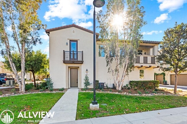 Building Photo - Turnkey 2 Bedroom, 2.5 Bath End Unit Townhome Available NOW in Rancho Mission Viejo!