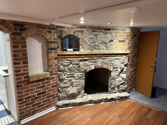 Building Photo - 318 Cooper St