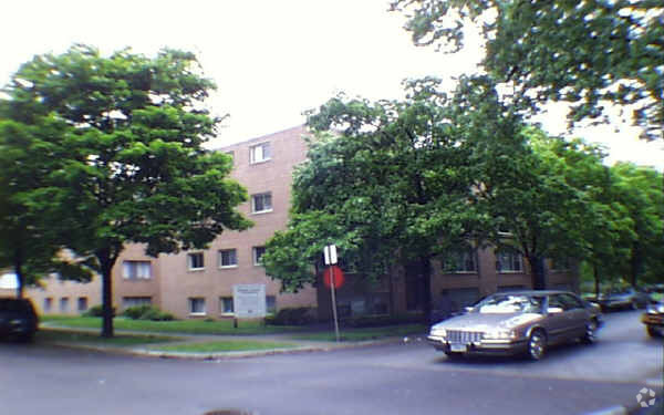 Building Photo - Farwell-Oakley Apartments