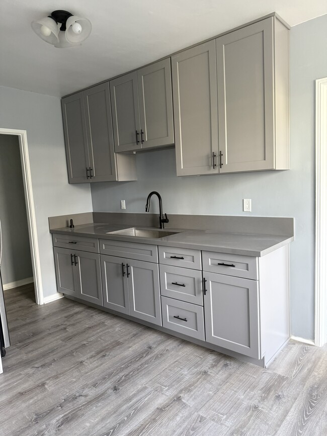 Foto del edificio - 11458 Albers St