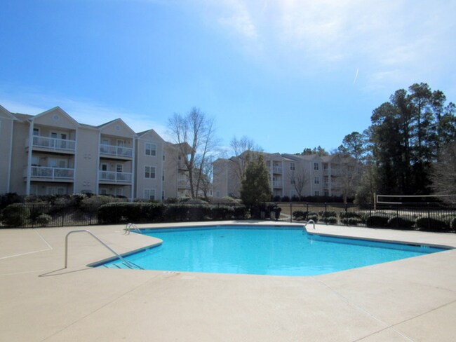 Foto del edificio - 713 Clearwater Ct