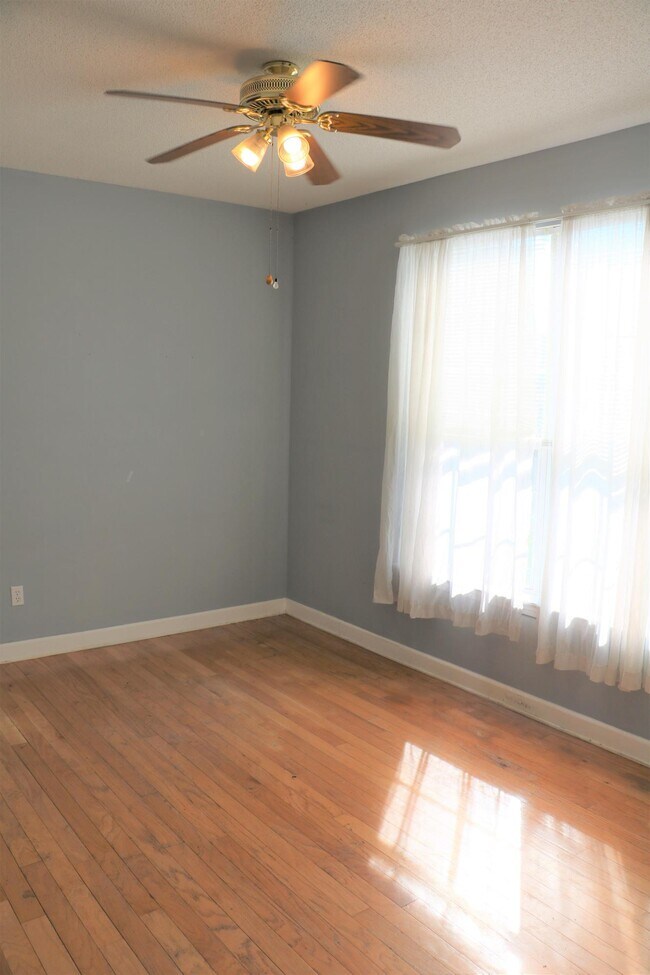 Building Photo - 9657 Leeward Way